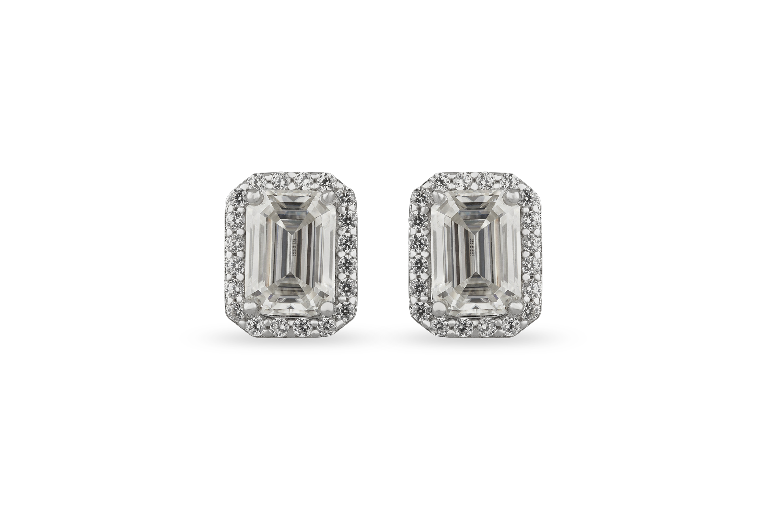 User Buy silver ear studs